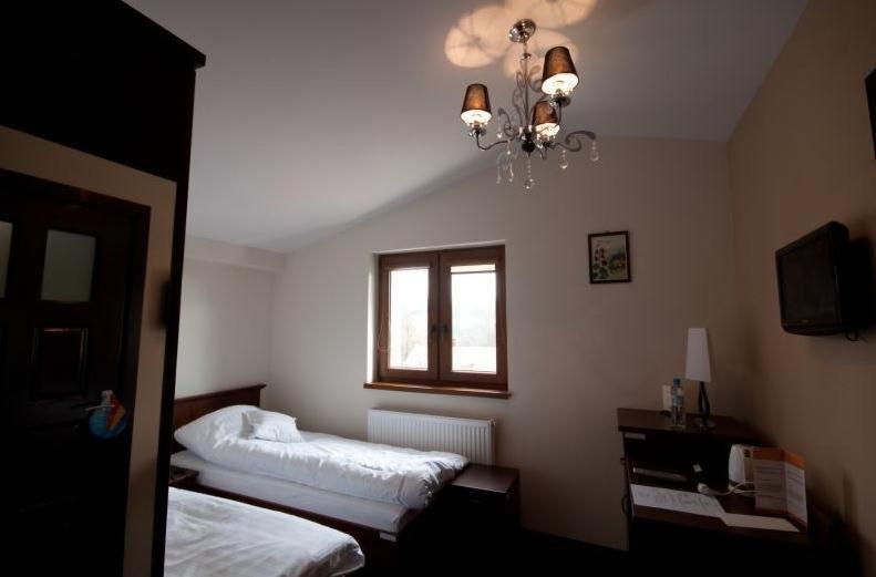 Noclegi Nad Oslawa Zagorz Exterior foto