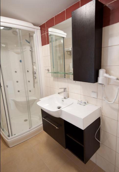 Noclegi Nad Oslawa Zagorz Habitación foto