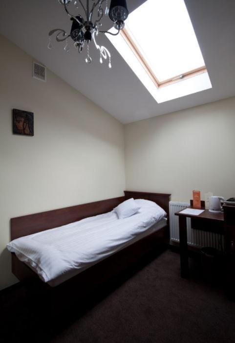 Noclegi Nad Oslawa Zagorz Habitación foto
