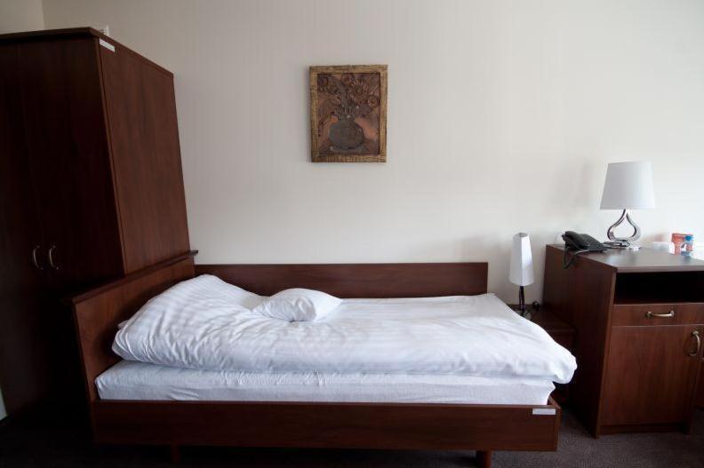 Noclegi Nad Oslawa Zagorz Habitación foto
